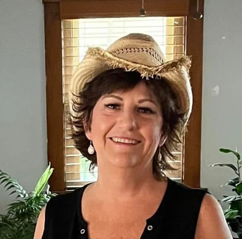 Kelli Marie Newton - Photo 1